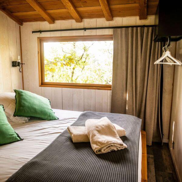 Cabane romantique de nuit